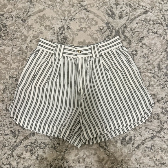Madewell Linen Blend Curved Hem Shorts Striped Size Large Women’s White Gray - Picture 2 of 7